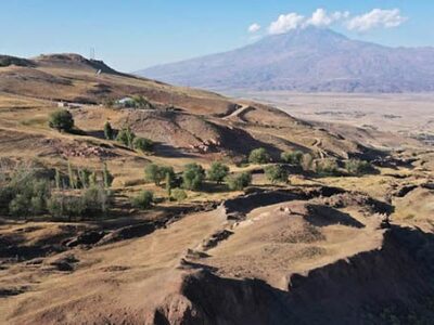 Located less than 2 miles from the Iran-Turkey border, in the Doğubayazıt district of Ağrı lies the Durupinar formation. (CREDIT: Creative Commons)